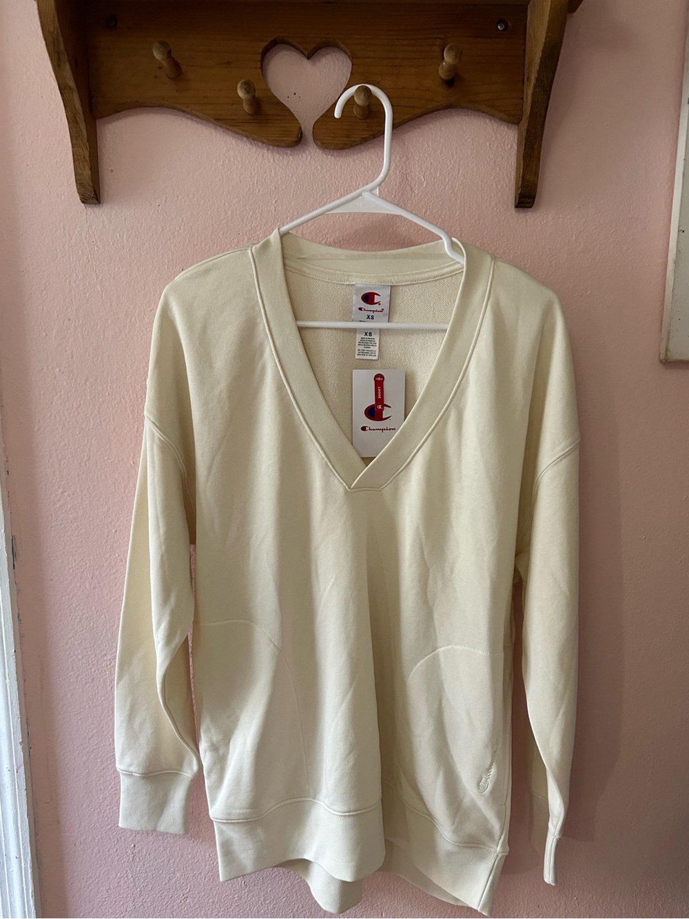 Champion V-Neck Pullover in Light Cream